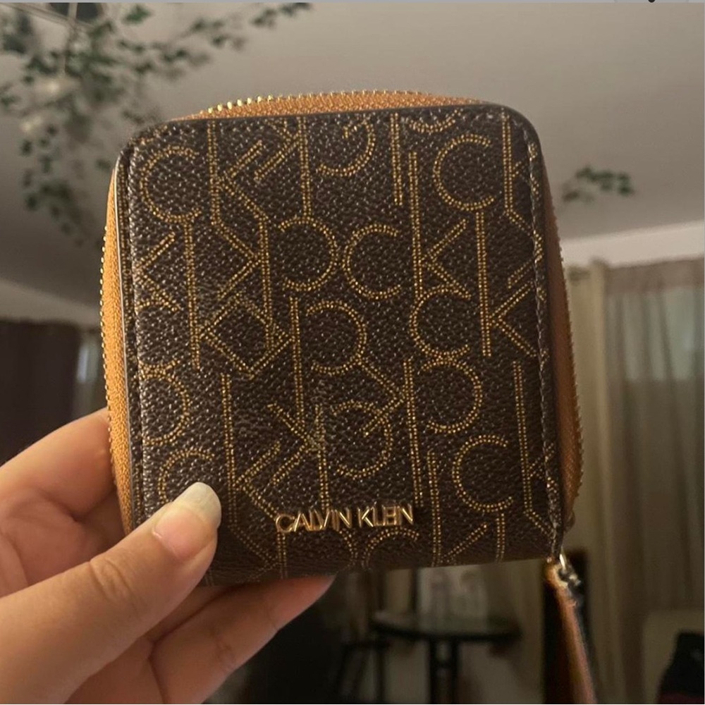 Calvin Klein small brown zip wallet!